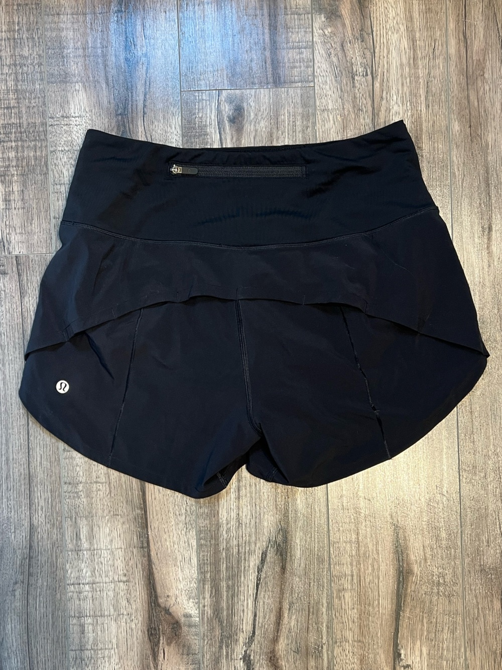 Lululemon Speed Up High Rise 4” Shorts - Picture 3 of 4